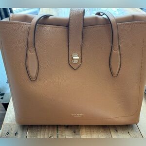 Kate Spade Essentials work tote in bungalow brown.